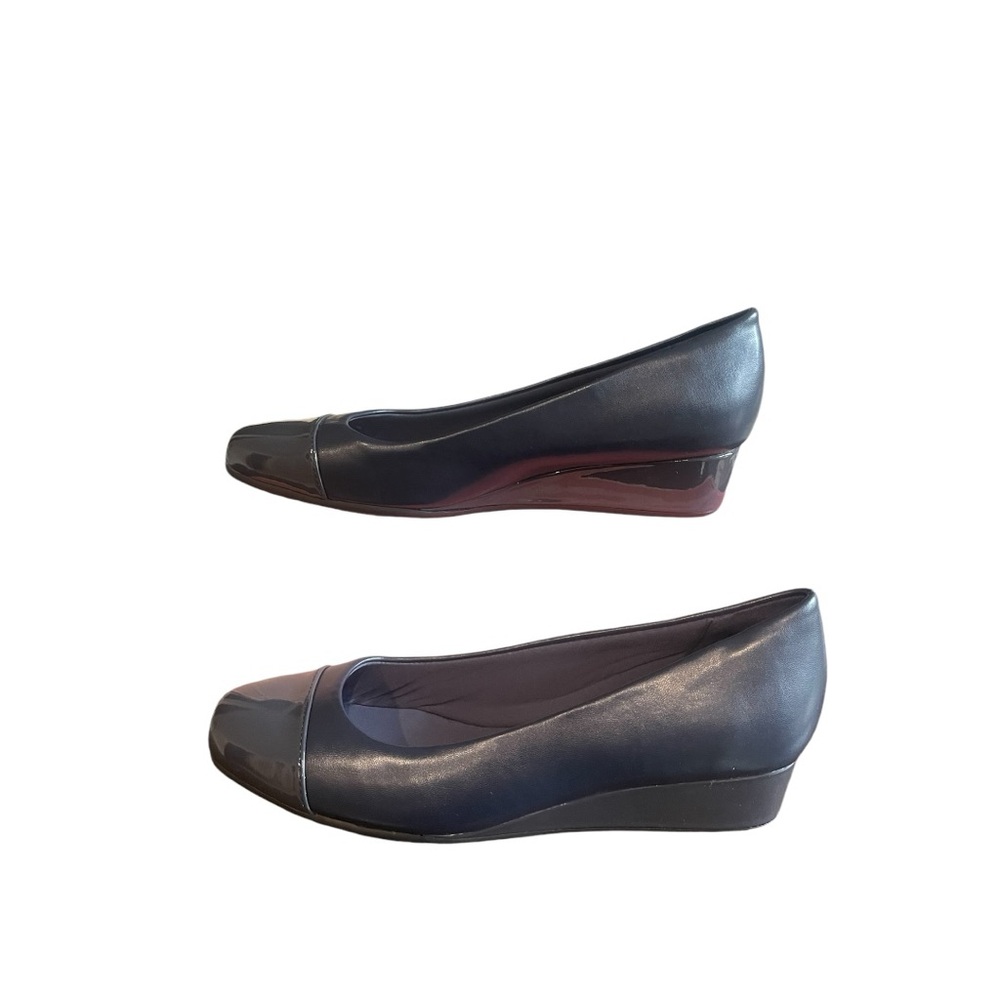 Easy Spirit Womens in Navy, Flat Heel Pumps 1.25 High SZ 8M New in Box.